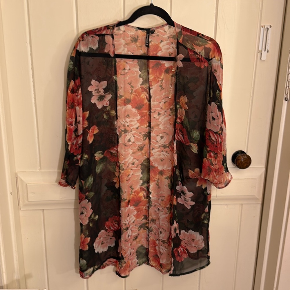 Heartsoul floral kimono, size large